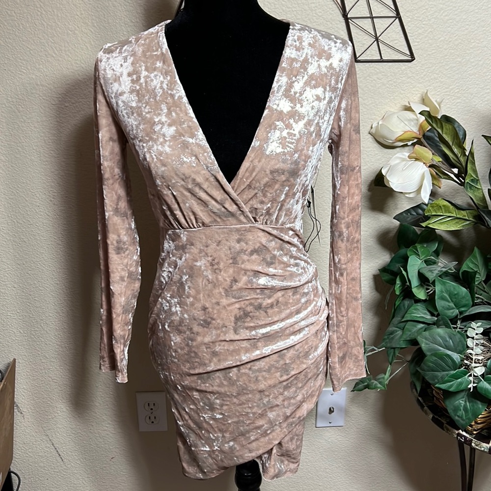 Lulus beautiful long sleeve party dress new with tags